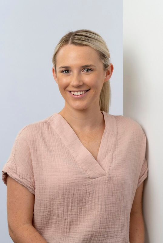 Brooke-Hand-Podiatrist-sportsmed